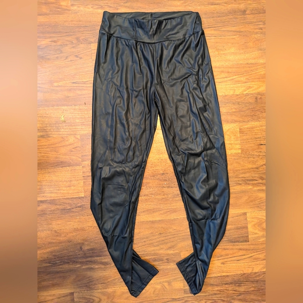Leather leggings